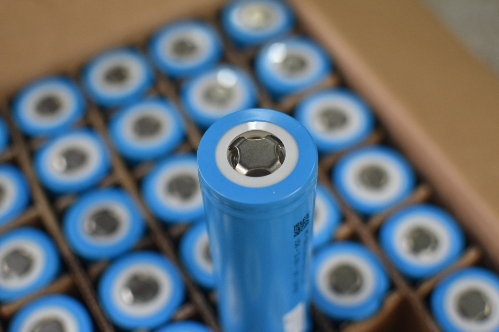 แบตเตอรี่ ลิเทียมฟอตเฟส Lifepo4 ขนาด 38121 , 32140 15Ah 3C 3.2V IR ต่ำ เหมาะกับงานรถไฟฟ้าขนาดเล็ก โคมไฟโซล่าเซล