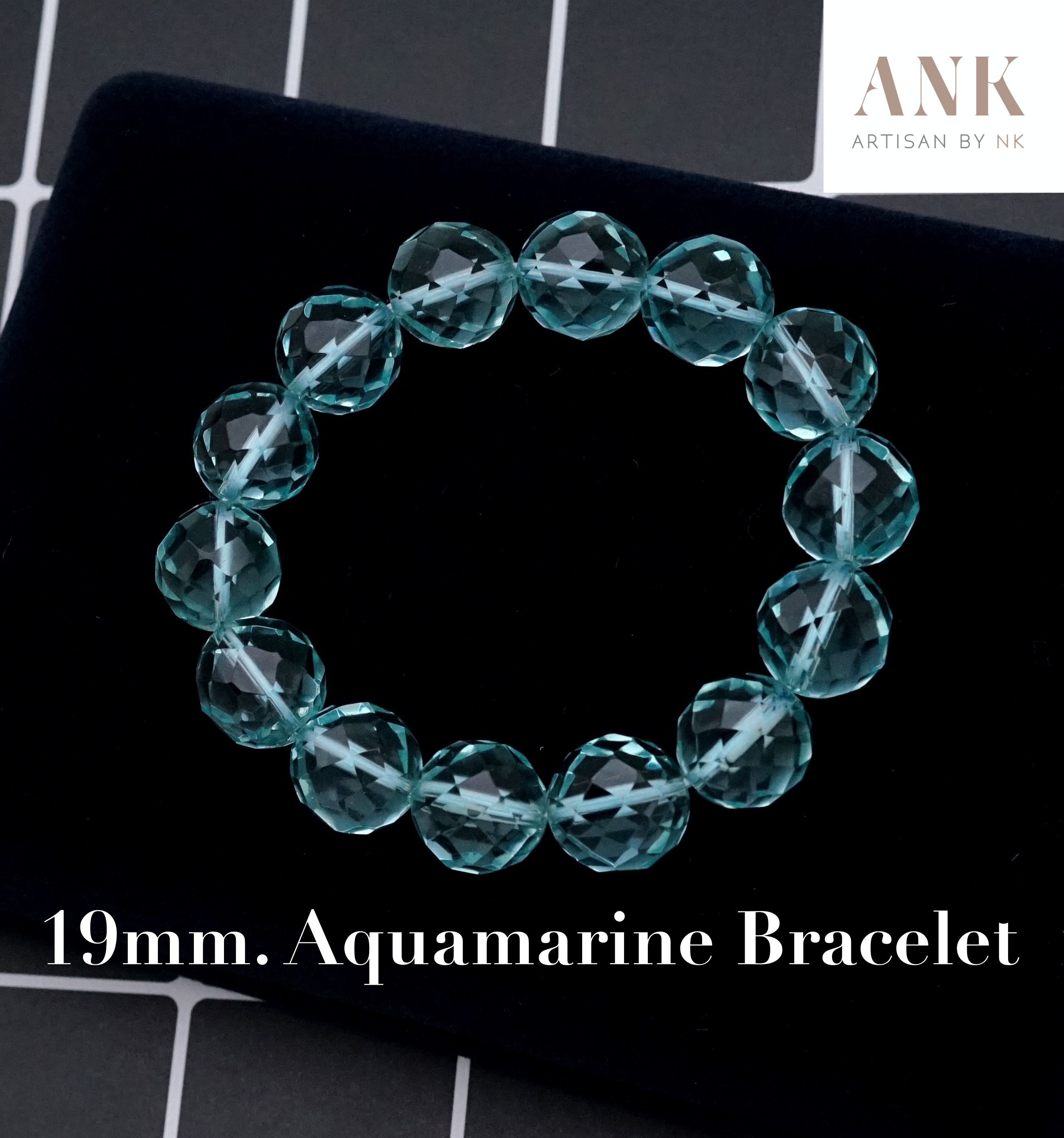 หินมงคล-สร้อยข้อมือลูกปัดหิน อะความารีนเจียรเหลี่ยมตัด ขนาด 19mm. ( 19mm. Facet cut Aquamarine bracelet) หินประจําเดือนเกิดของคนราศีมีน