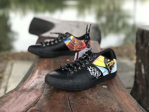 รองเท้าโอนิ LAWNSHIP - Longship Black / Black (HAMILTON YOKOTA)