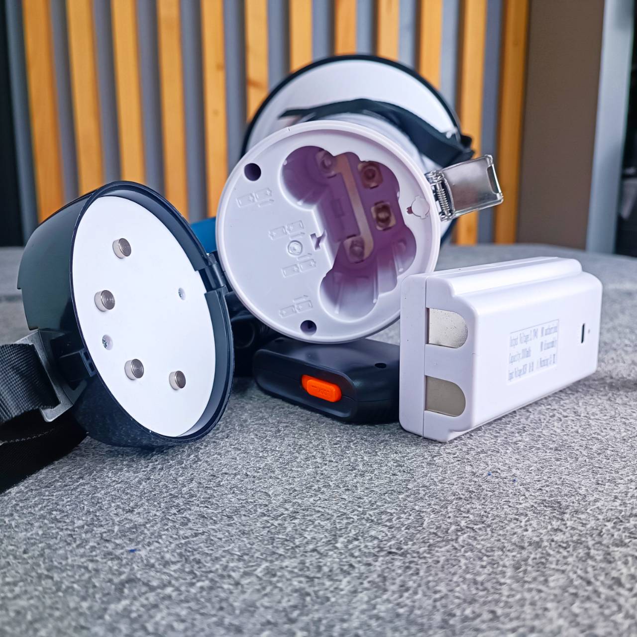 NPE SR-66 โทรโข่ง อัดเสียง ชาร์จแบตได้ USB Bluetooth Megaphone ขนาด 6 นิ้ว กำลังขับ 80 W SR 66 SR66 เอไอ-ไพศาล