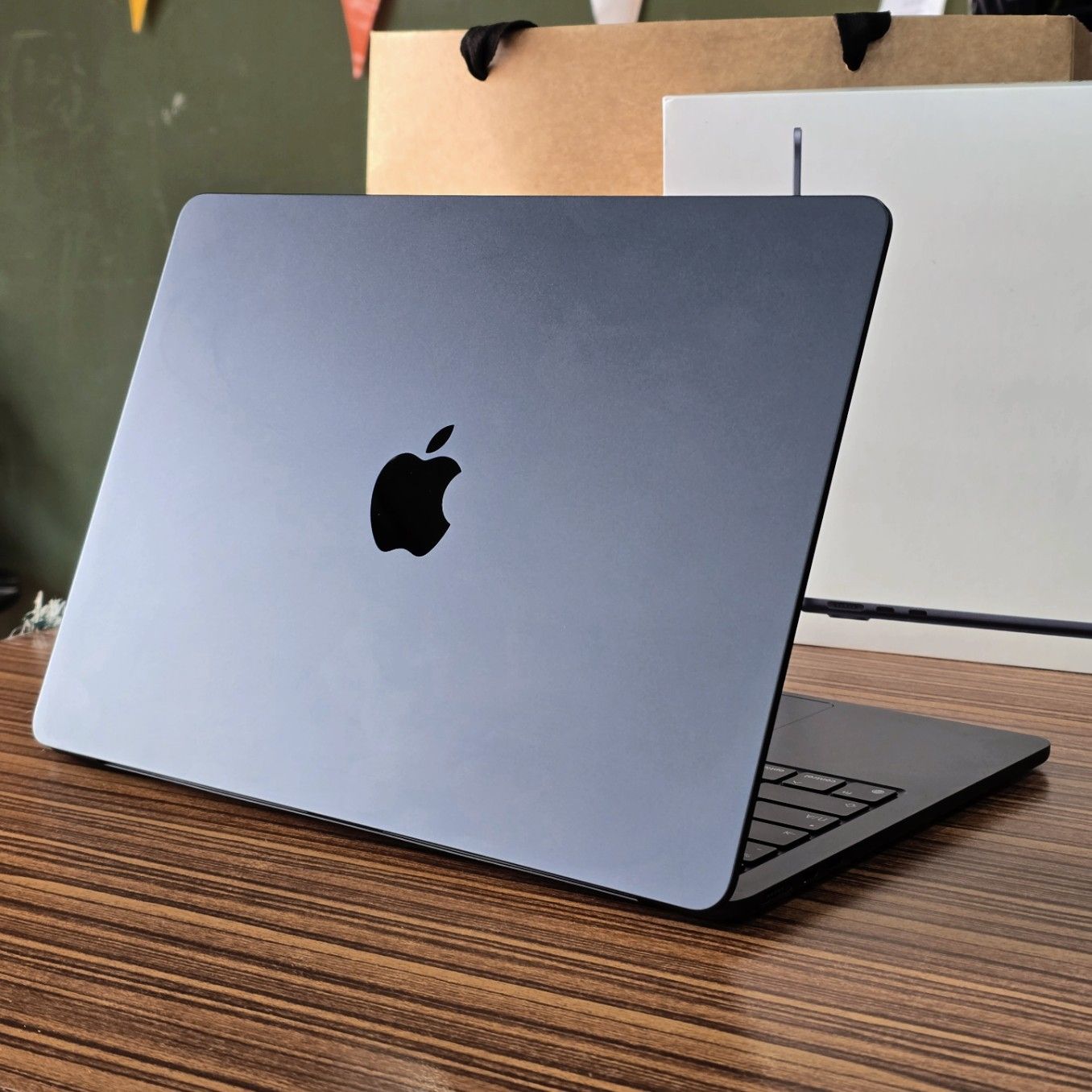 🐯🌿 เบา!บาง!สุด! 🎩 MacBook Air 13.6" 16/256GB M2(2022) + Touch ID Midnight 🔮 #ศูนย์ไทย #ครบกล่องแท้ 🌕🚀
