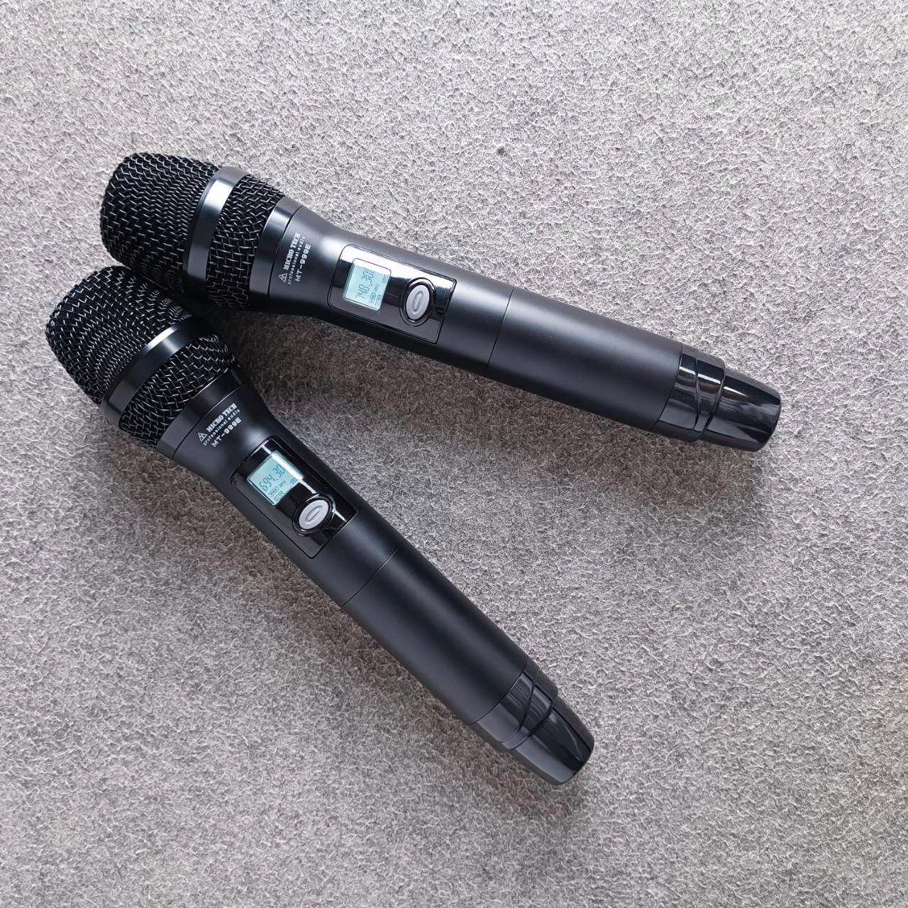 ไมค์2ด้าม MICROTECH MT-999E ไมค์ลอยมือถือคู่UHF ชุดไมค์ลอย มือถือคู่ ไมโครโฟนไร้สายดิจิตอล MICROTECH(ไมโครเทค) MT-999E MT-999Eเอไอ-ไพศาล