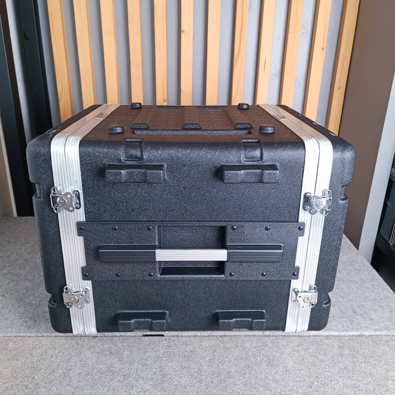 สินค้าเสียหายจากการขนส่ง NPE RACK RC-ABS8U ลึก17นิ้ว (ฝามีรอยแตก) แร็คพลาสติก กล่องใส่เครื่องเสียง RC ABS8U แร็ค กล่องแร็ค abs rack RCABS8U เอไอ-ไพศาล