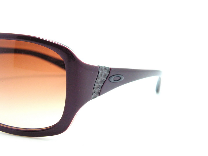 แว่นกันแดด Oakley Discreet สี Merlot สวยมากมายค่ะ ของแท้และถูกที่สุด ส่งตรงจากUS.ค่ะ