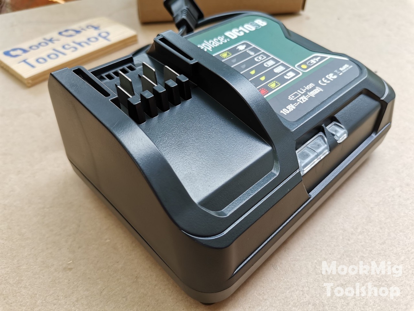 ที่ชาร์จสำหรับ Makita มากีต้า รุ่นเล็ก 10.8V - 12V(Max) สำหรับชาร์จแบตมากีต้า 12V