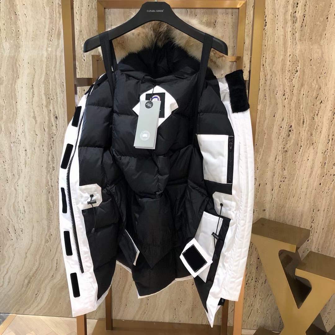 **Do** เสื้อ Canada Goose ใส่ได้ชาย หญิง สำหรับหนาวหรือหิมะตก ฮู้ดขนเฟอร์ มี 6 สีให้เลือก สินค้าใหม่ ของแท้