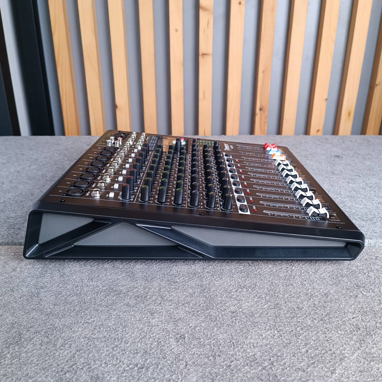 PROEUROTECH MI-8FX MIXER มิกซ์ โปรยูโรเทค มิกเซอร์ มีเอฟเฟค MI 8FX รองรับ USB และ บูลทูธ MI8FX เอไอ-ไพศาล