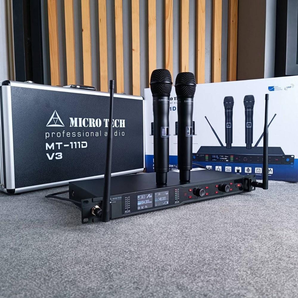MICROTECH MT111D V3 ไมค์ลอยมือถือคู่UHF ไมค์ลอยคู่ ไมค์คาราโอเกะ MT-111D V3 แถม อุปกรณ์ย้ายเสา กระเป๋าเก็บไมค์ MT 111 D MT111 D MICRO TECH ไมโครเทค ไมค์ลอย - ถือคู่ ไมโครโฟนไร้สาย สามารถปรับเซ็ทที่ตัวเครื่อง และ ตัวไมค์ได้เลย เอไอ-ไพศาล +++
