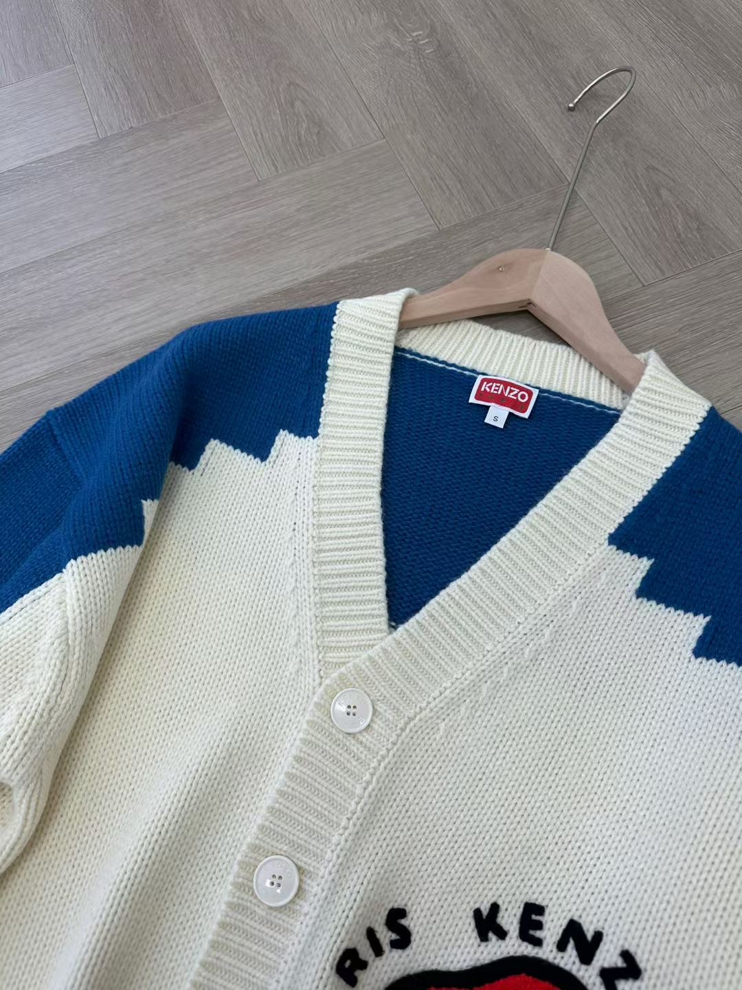 **do** เสื้อคาดิแกนกันหนาว KENZO Pop' genderless cardigan in wool ใส่ได้ ชาย หญิง สินค้าใหม่ ของแท้