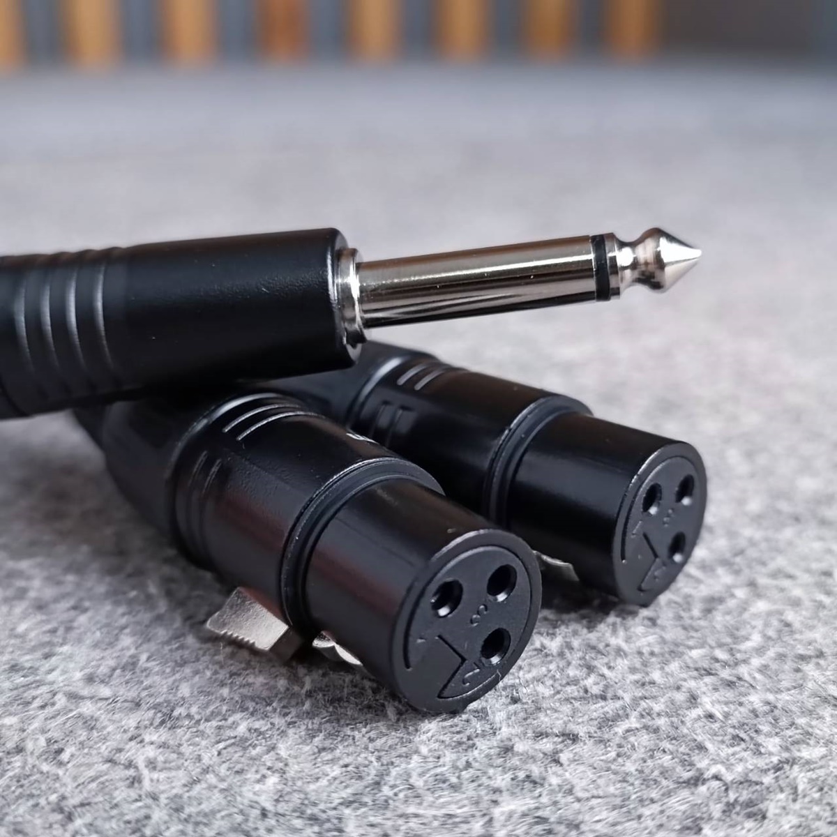 ยาว1เมตร DYNACOM J304 สายPHONE MONOออกXLRเมียx2 1เมตร สายY สายสัญญาณ XLRตัวเมียx2 ออก P.MIC MONO 6.35mm. เอไอ-ไพศาล