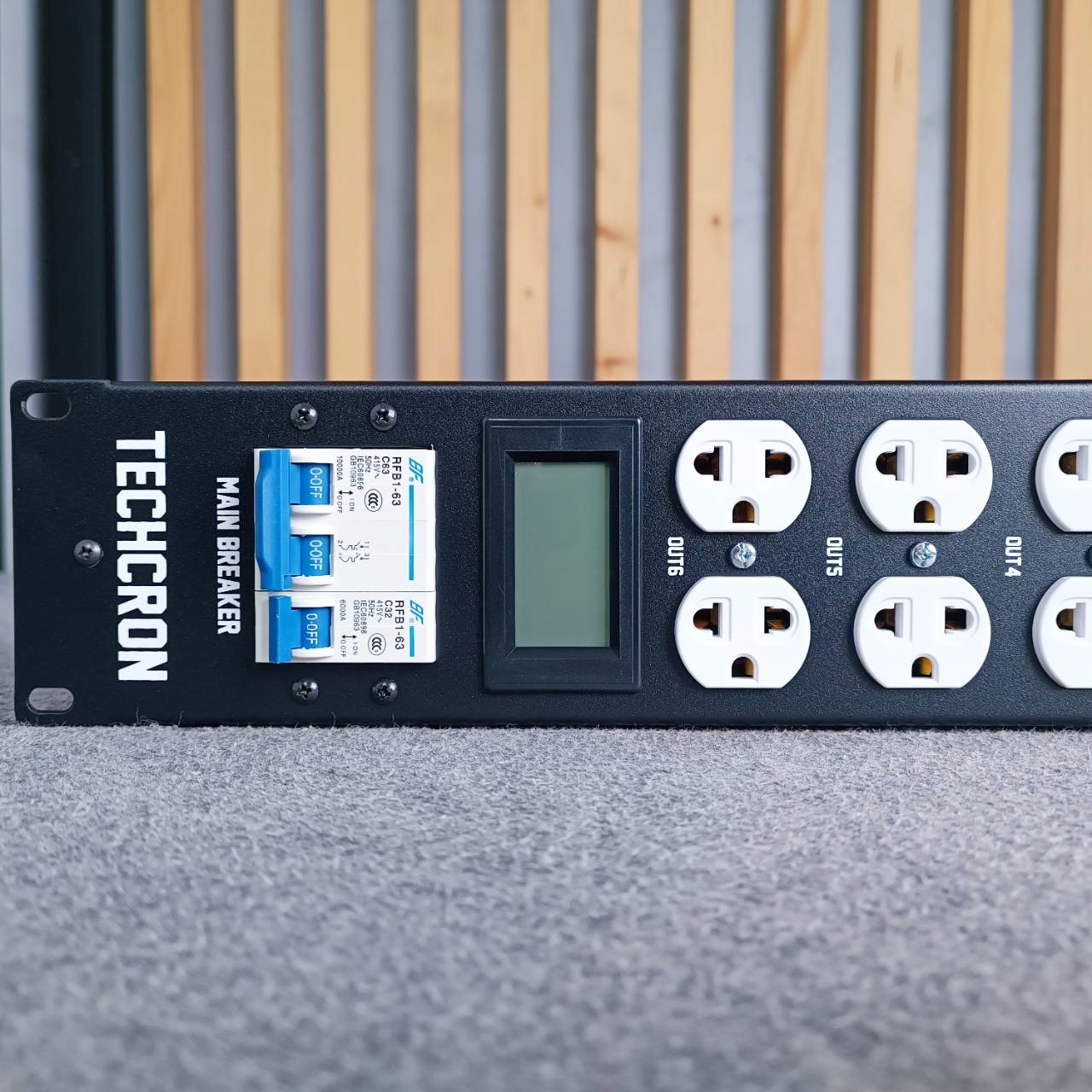 TECHCRON AC-32S BLUE ชุดโหลดไฟ 1เฟส ปลั๊กสีขาว *สีฟ้า* ปลั๊กโหลดไฟ วัสดุเป็นเหล็ก พร้อมจอแสดงผล AC32S AC32S AC32 S AC-32 AC 32 S เอไอ-ไพศาล