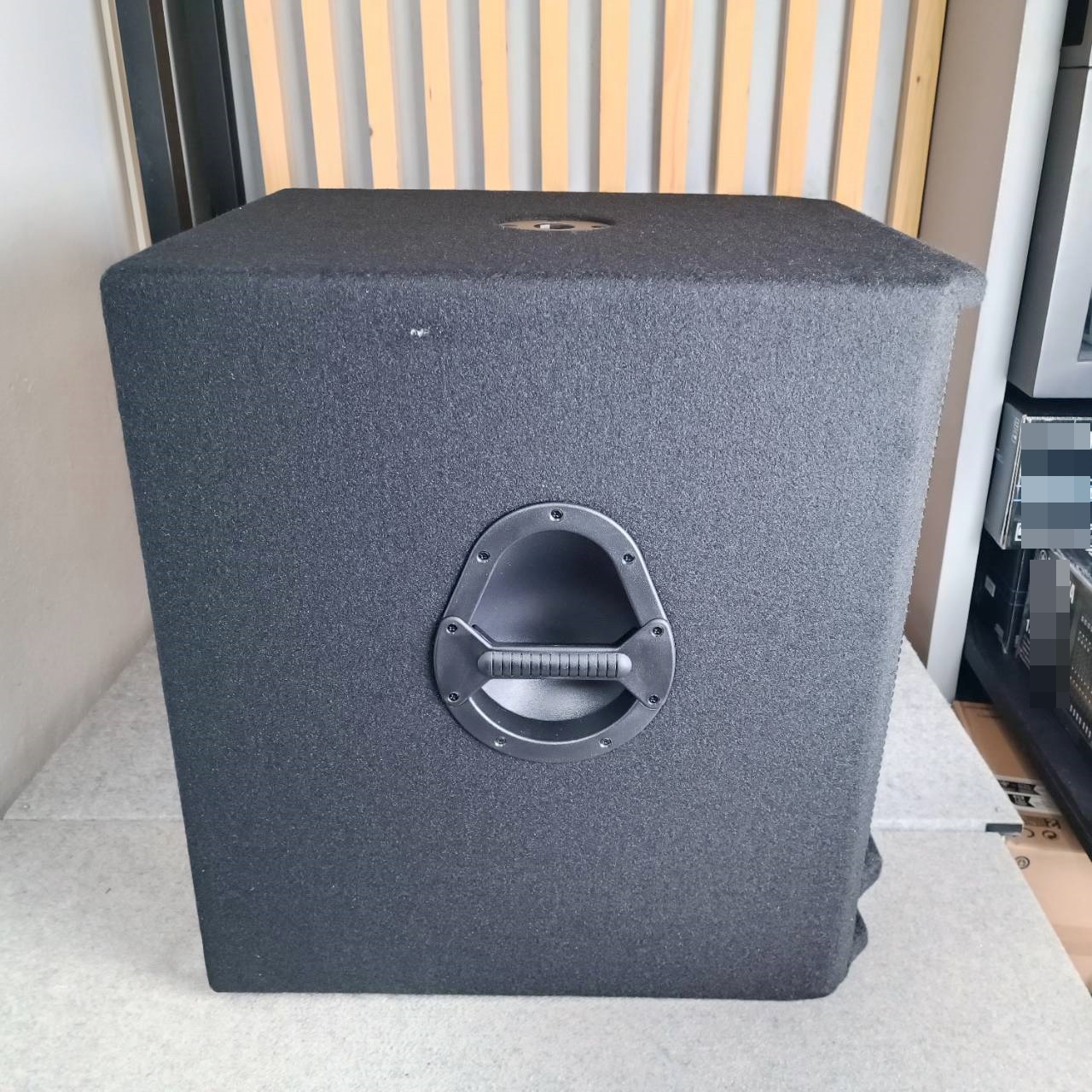 สินค้าเสียหายจากการขนส่ง BEHRINGER VP-1800S ตู้ลำโพง18นิ้ว ตู้แตก ลำโพง ซับ เบส VP 1800S VP1800S เอไอ-ไพศาล