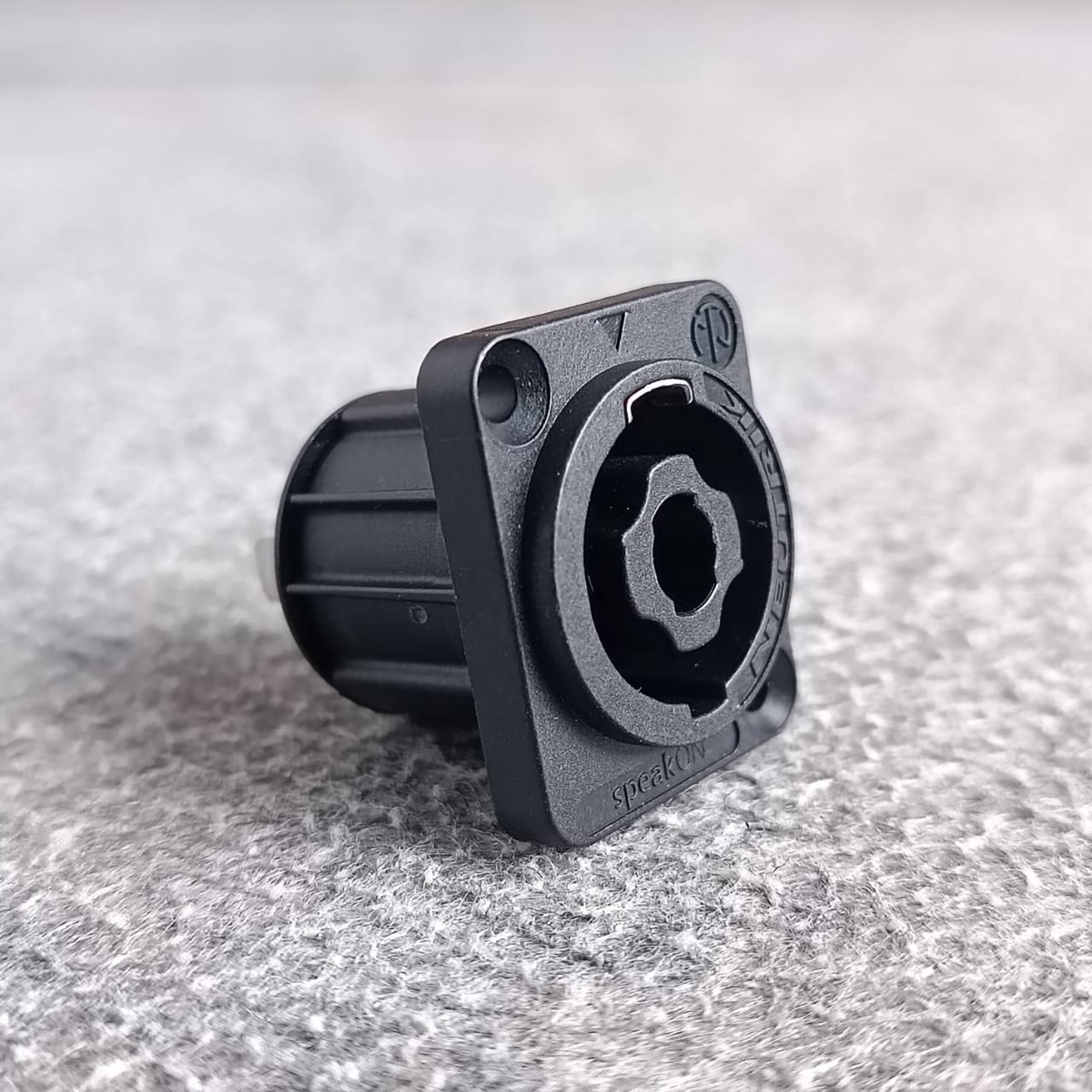 *ของแท้* NEUTRIK NL4MPXX แจ็ค SPEAKON ตัวเหลี่ยม สเปคคอนติดแท่น NL 4 MP สเปคคอนตัวเมีย เหลี่ยม สเปคคอนตัวเหลี่ยม ติดแท่น เอไอ-ไพศาล