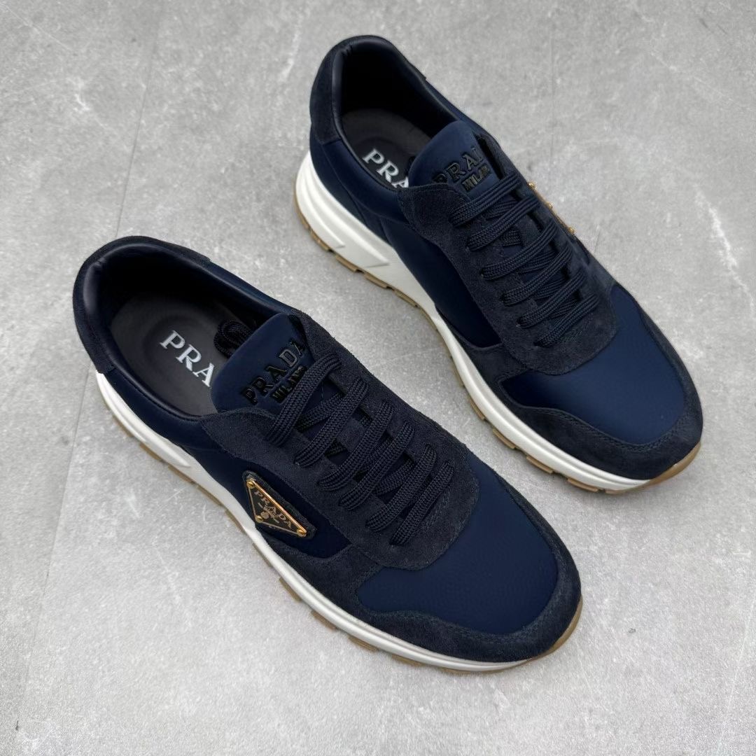 **do** รองเท้า Prada Prax 01 Re-Nylon and suede sneakers มีไซส์ 39-44 สินค้าใหม่ ของแท้