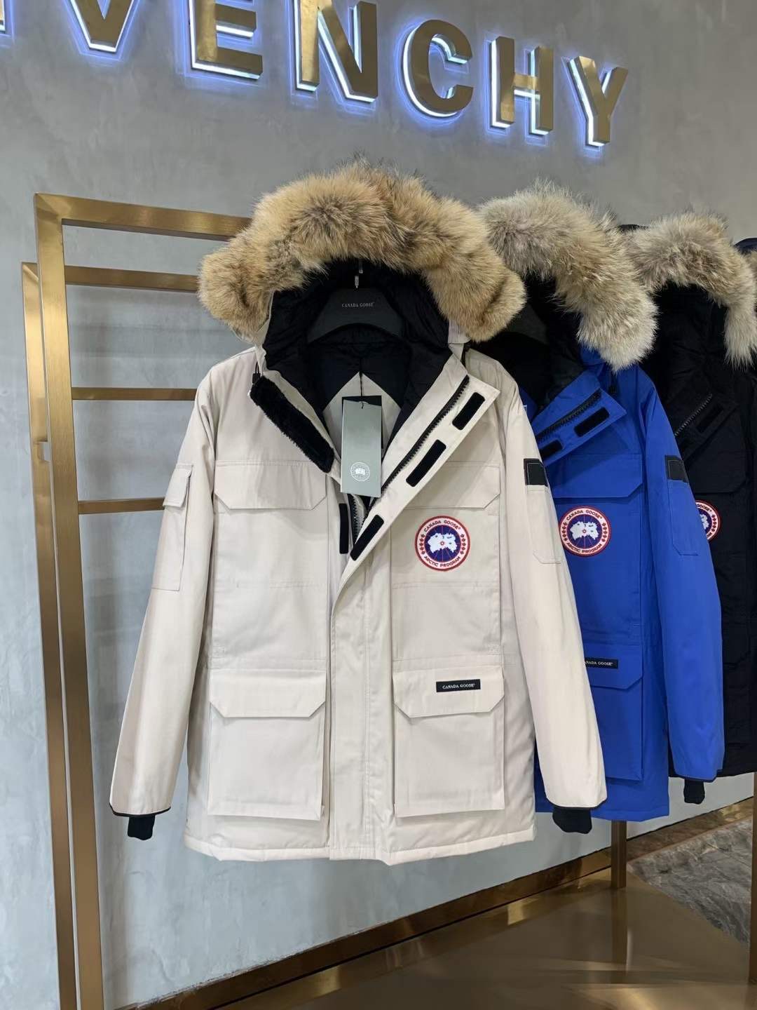 **Do** เสื้อ Canada Goose ใส่ได้ชาย หญิง สำหรับหนาวหรือหิมะตก ฮู้ดขนเฟอร์ มี 6 สีให้เลือก สินค้าใหม่ ของแท้