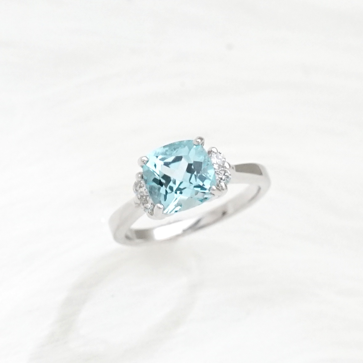 Artisan by NK - แหวนเงิน แท้ ฝังด้วยพลอย บลูโทแพซ แท้ (Silver Ring with Natural Blue Topaz)