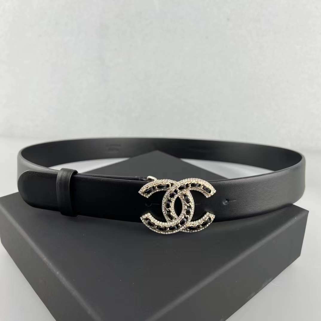 **Do** เข็มขัด Chanel Double C buckle with Swarovski rhinestones ขนาด 3 cm สินค้าใหม่ ของแท้