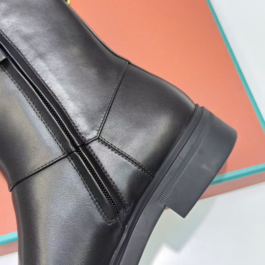 **do** รองเท้าหนังบู้ทสั้น Loro Piana Kilda Ankle Boot มีซิปข้าง หนังนิ่มมาก มีไซส์ 35-39 สินค้าใหม่ ของแท้