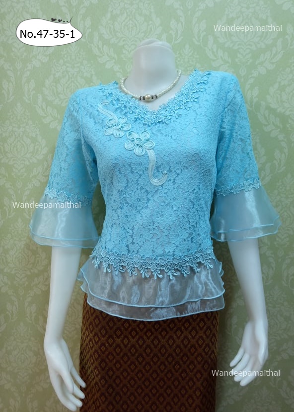 เสื้อลูกไม้ คอวี แขนระบายผ้าแก้ว ชายระบายผ้าแก้ว (สีฟ้า) เบอร์ M อกเสื้อวัดเต็ม 35 นิ้ว