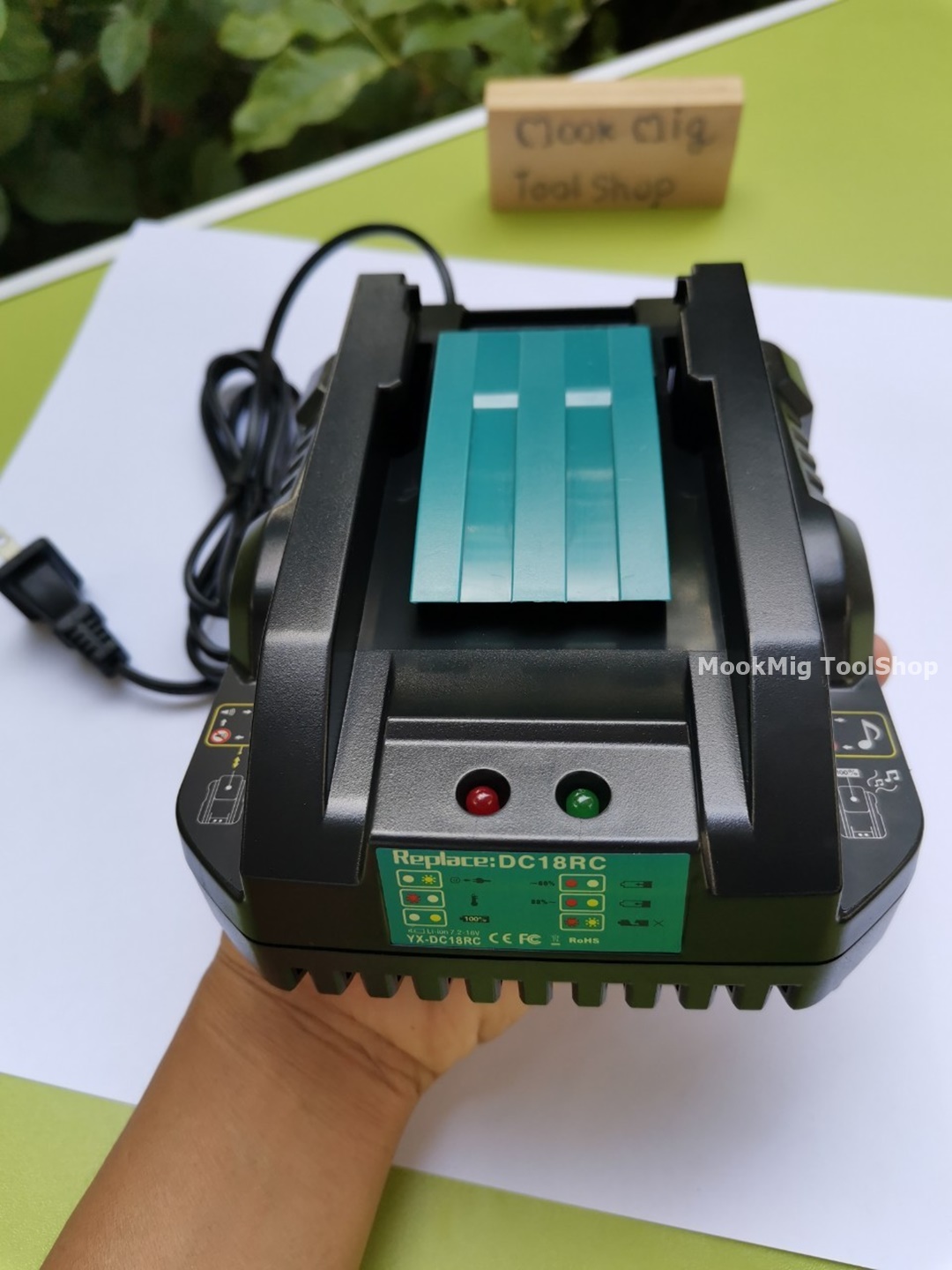 ที่ชาร์จแบต Makita มากีต้า 14.4V-18V 3A ชาร์จเร็ว ขนาดเล็ก สำหรับพกพา งานเทียบนะครับ
