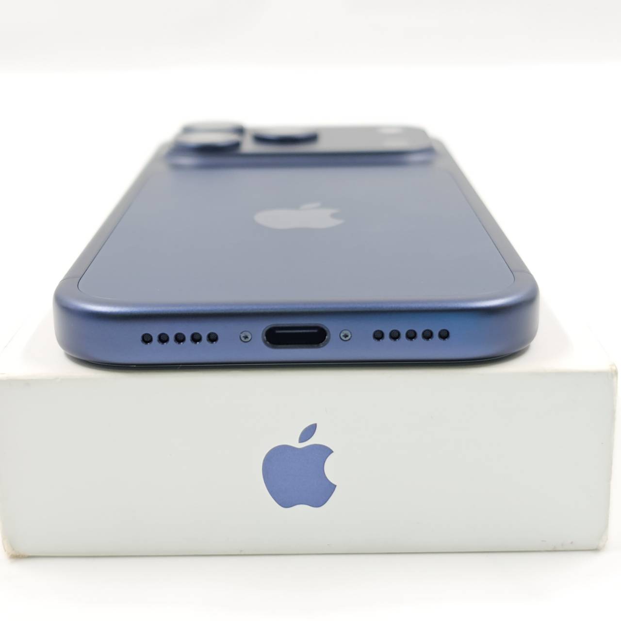 🥕🐰 iPhone 17 Pro 256GB Deep Blue 🐰🥕 มาแล้ว‼️ 17 Pro ครบกล่องแท้ แบต100% ปกศ.11เดือน ราคาสุดคุ้ม 📣