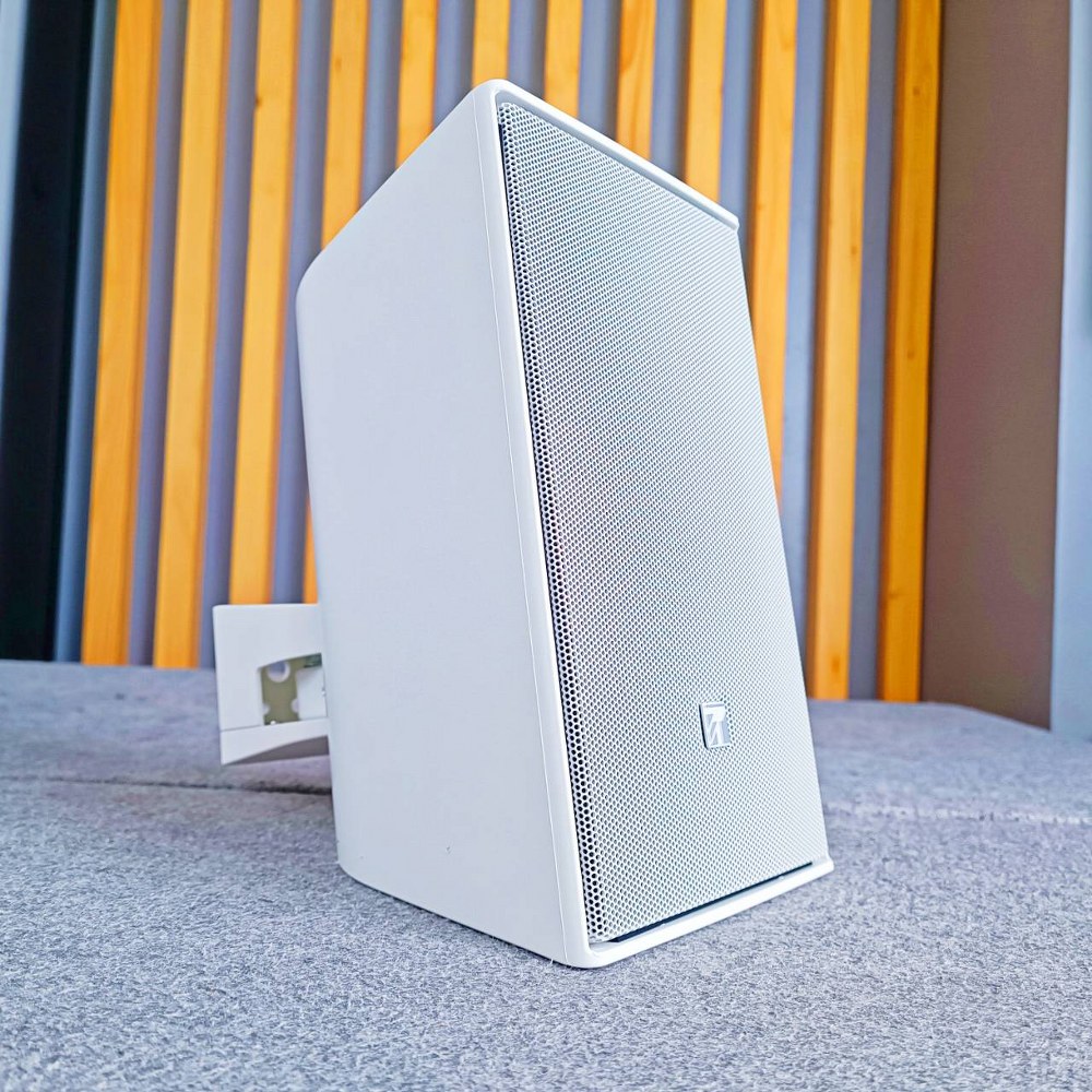 TOA F-05WT ตู้ลำโพงแขวน สีขาว พร้อมขาแขวน ลำโพงติดผนัง ขนาด 5 นิ้ว รองรับกำลังขับ 120 วัตต์ 8 โอห์ม โตอะ F 05WT F05WT เอไอ-ไพศาล