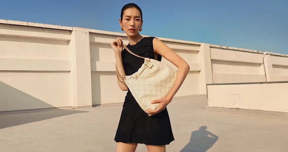 **C** กระเป๋าหนัง Tory Burch Fleming Soft Drawstring Bag สินค้าใหม่ ของแท้
