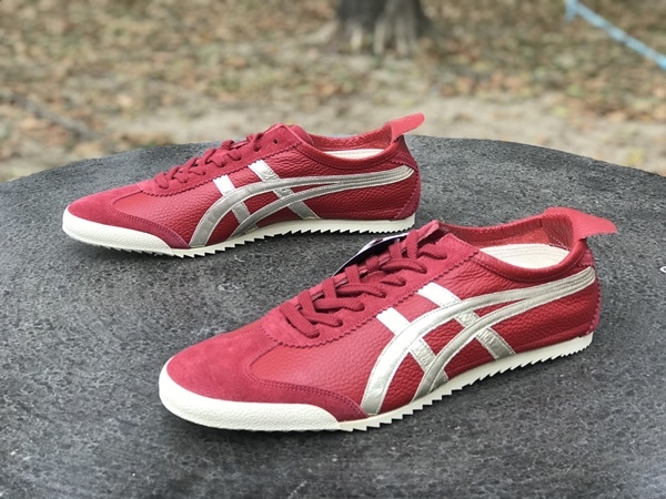 รองเท้าโอนิ Nippon Made รุ่น Mexico 66 Red / Gold แดงคาดทอง