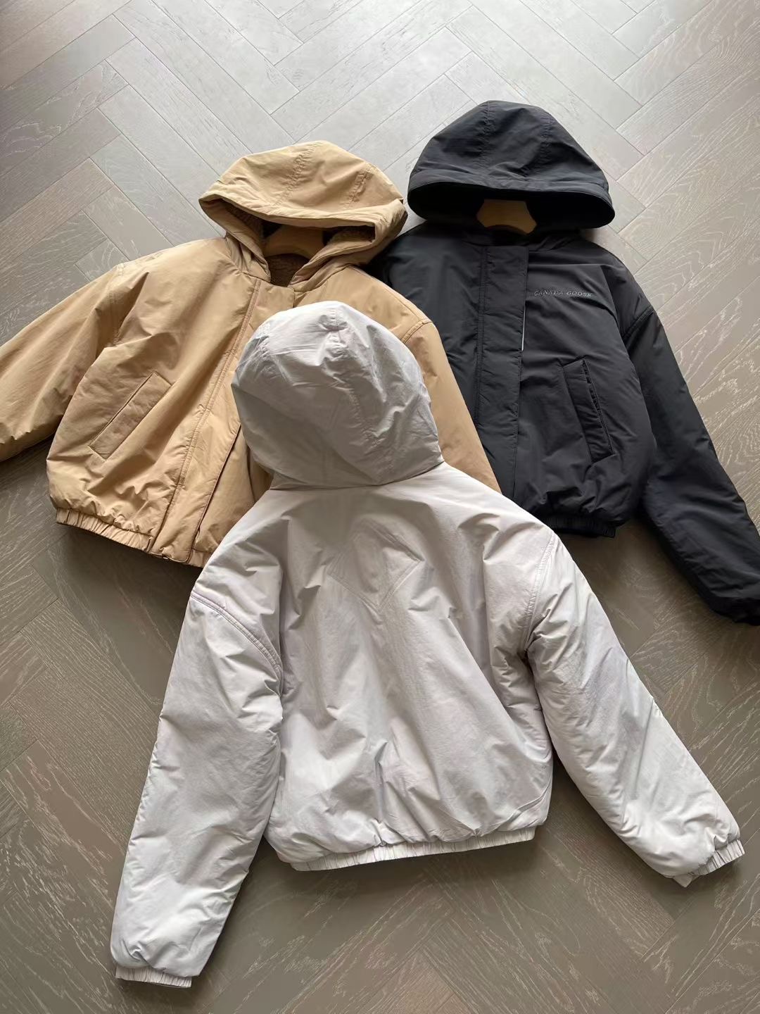 เสื้อกันหนาวมีฮู้ดใส่ได้ 2 ด้าน Canada Goose Women's Alberni Reversible Fleece Bomber Jacket มี 3 สี สินค้าใหม่ ของแท้