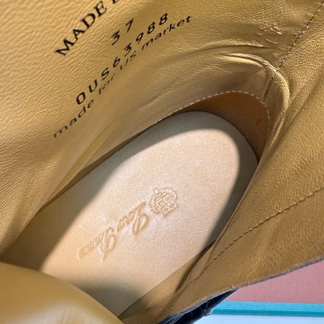 **do** รองเท้าหนังบู้ทสั้น Loro Piana Kilda Ankle Boot มีซิปข้าง หนังนิ่มมาก มีไซส์ 35-39 สินค้าใหม่ ของแท้