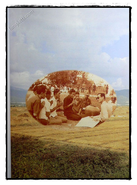 พระบาทเด็จพระเจ้าอยู่หัว พระผู้อยู่ในหัวใจนักปกครอง 021354