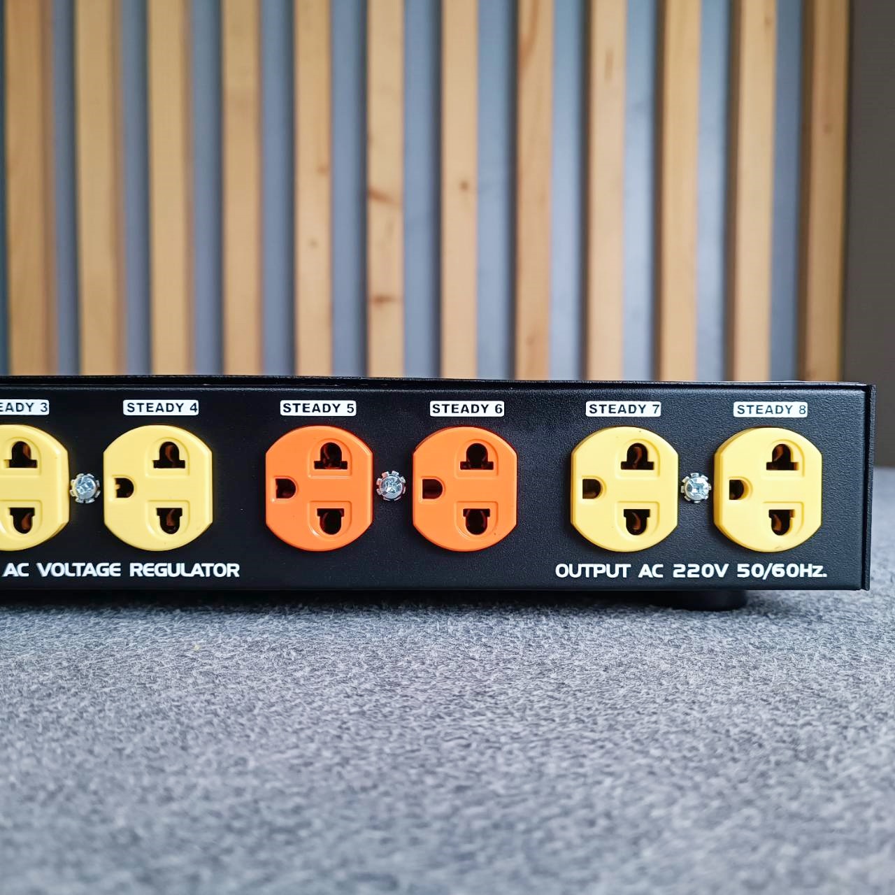 COMSON KVA-2000G STABILIZER เครื่องควบคุมไฟฟ้าอัตโนมัติ เครื่องป้องกันไฟตก เครื่องป้องกันไฟกระชาก KVA 2000G เอไอ-ไพศาล