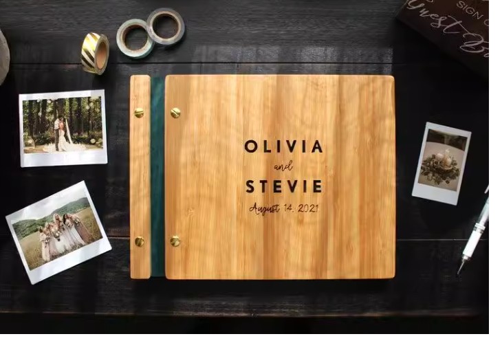 สมุดเขียนข้อความ งานแต่งงาน Guest book ไม้ สลักชื่อสวย ๆ สำหรับ เขียนชื่อแขกในงานแต่งงาน 573960