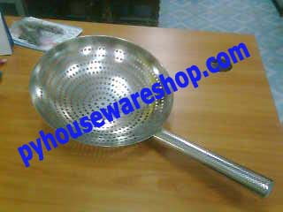 ตะแกรงลวกเส้นสเตนเลส,กระชอนมีรูสเตนเลส,กระชอนตักของทอดสเตนเลสด้ามตัน,กระชอนลวกบะหมี่เส้้นสเตนเลส,กระชอนสเด็ดน้ำสเตนเลส