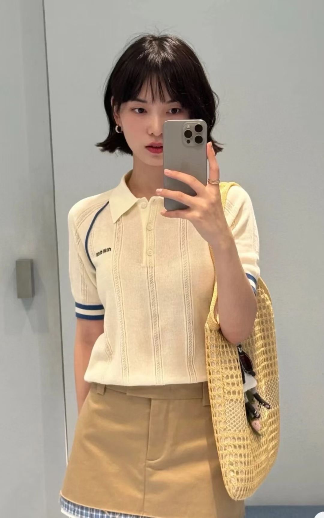 **do** เสื้อโปโลถักผ้าฝ้าย MiuMiu เอวจั้ม มี 2 สี สินค้าใหม่ ของแท้