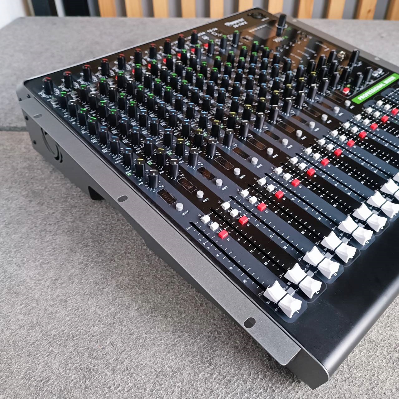 PROEUROTECH 3D-16FX MIXER อนาล็อกมิกเซอร์ ช่องเสียบไมค์ 16 ช่อง 2 Aux มอนิเตอร์ 3D16FX 3D 16FX เอไอ-ไพศาล