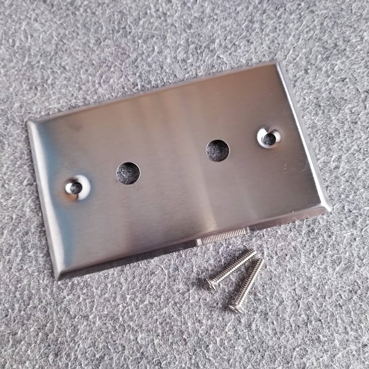 แผ่นสแตนเลส RCAx2 SWP207-0-2-9.5MM-CG แผ่นเพลท rca 2รู งานติดตั้ง เครื่องเสียง ไมค์ สัญญาณ เสียง เอไอ-ไพศาล