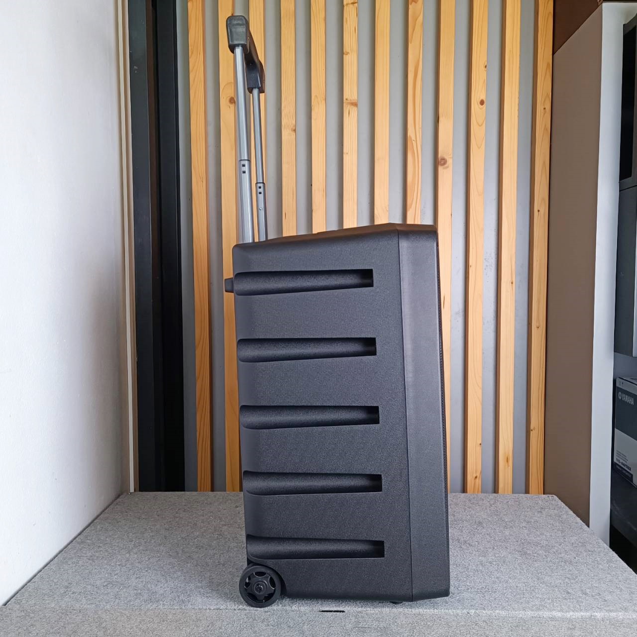 SOUNDBEST WPS-15 NEW ลำโพง ล้อลาก + ไมค์ลอยคู่ WPS 15 WPS15 ตู้ลำโพงเคลื่อนที่ล้อลาก ขนาด 15 นิ้ว มีแบตเตอรี่ในตัว ลำโพงล้อลาก ลำโพงเอนกประสงค์ เอไอ-ไพศาล