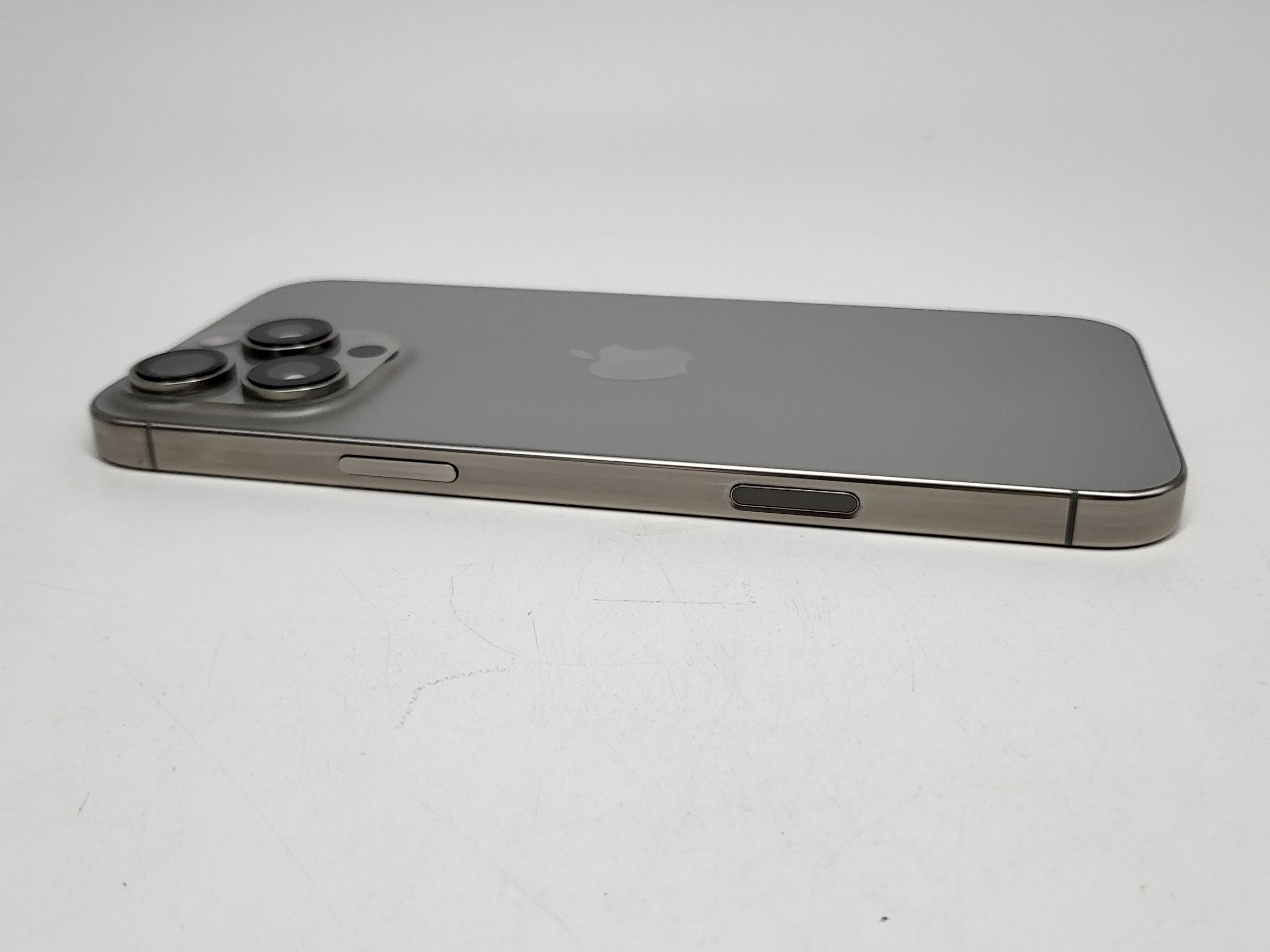 iPhone 16 Pro Max 256GB Natural Titanium สภาพดี ราคาคุ้มๆ