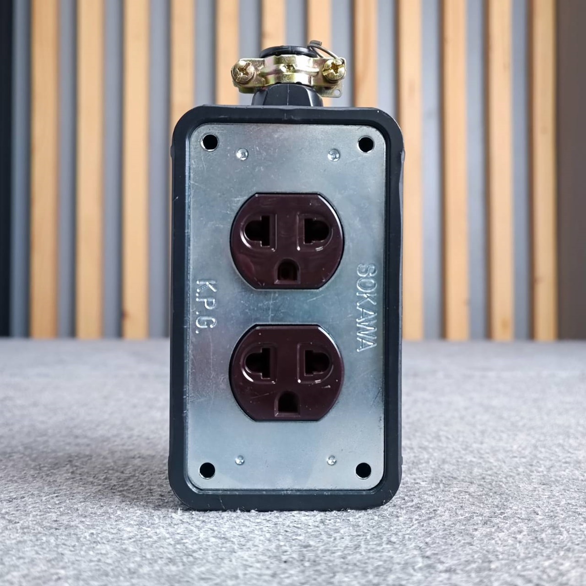 สีดำ บล็อคยางปลั๊กไฟ2ช่อง X-6 พร้อมเต้ารับคู่3ขา R270U-B สีดำ ปลั๊กไฟ ปลั๊กพร้อมเต้ารับ เอไอ-ไพศาล