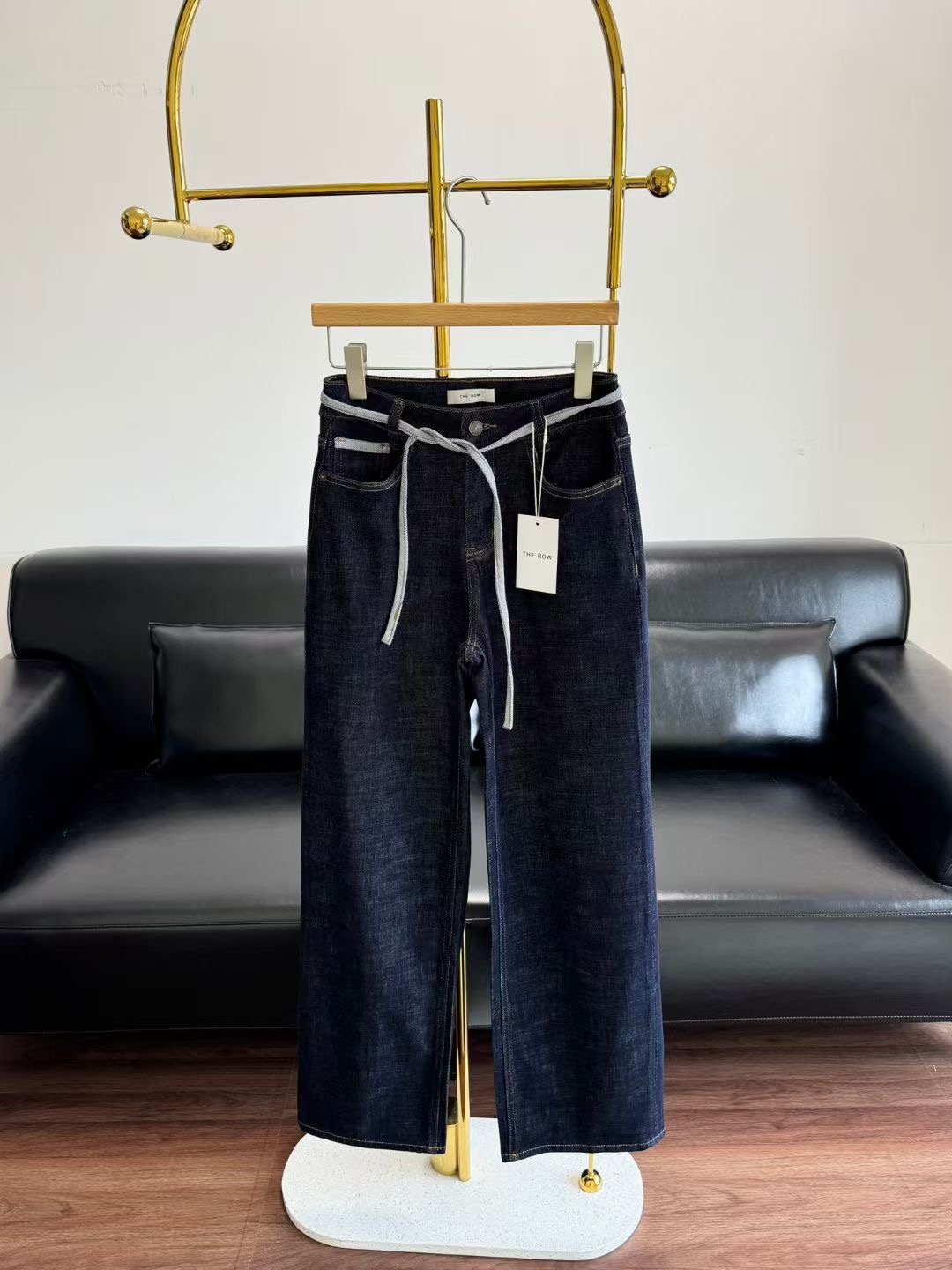 กางเกงยีนส์ขาตรง The Row มีผ้าคล้องเอว ของผู้หญิง สินค้าใหม่ ของแท้