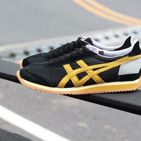 Onitsuka Tiger California 78 - Black / Champagne ดำคาดทอง (Show Case)