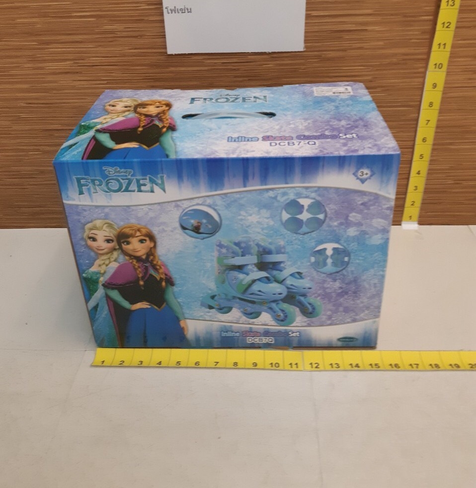 DCB-7Q ของเล่นรองเท้าสเก็ตโรลเลอร์เบลดเด็กโฟรเซ่นพร้อมหมวก สนับเข่า สนับมือ ลิขสิทธิ์ถูกต้อง (ของหมด)