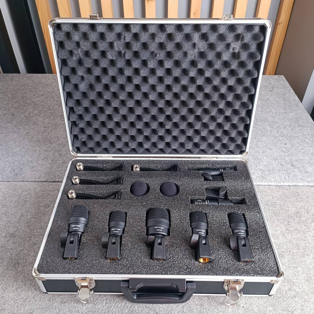 แถมกระเป๋าใส่ไมค์ BEHRINGER BC-1200 ไมค์กลอง7ชิ้น ชุดไมค์สำหรับจ่อกลองชุด BC1200 BC 1200 ชุดไมค์7ตัว ไมค์ชุด MIC Professional 7-Piece Drum Microphone +++ เอไอ-ไพศาล