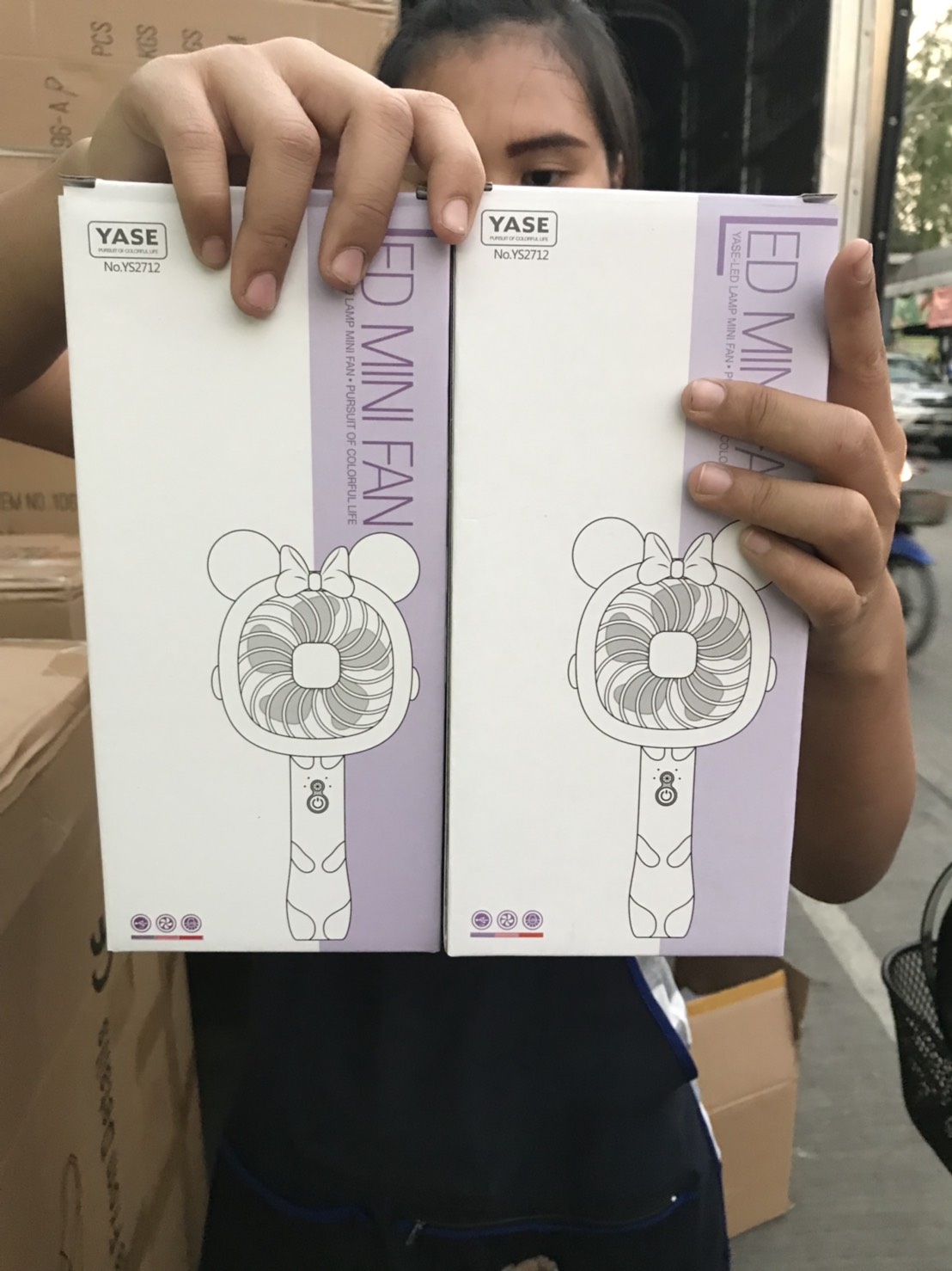 4337 พัดลมพกพาด้ามจับ มีไฟ ชิ้นละ