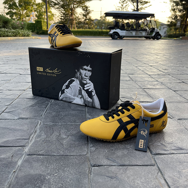 รองเท้าโอนิ ไทชิ Yellow / Black (X Bruce LEE) Rare item (Sz 38 euro คู่ที่ 038/100)