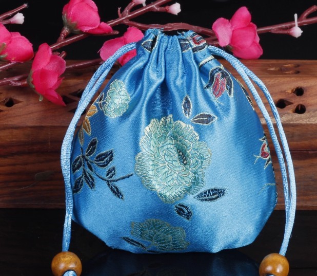 ถุงผ้าซาติน ลายดอกไม้ ดอกโบตั๋น ถุงผ้าสวย ๆ ใส่ของขวัญ ของชำร่วย น่ารัก ๆ แจกงานแต่งงาน งานเกษียณ 282060