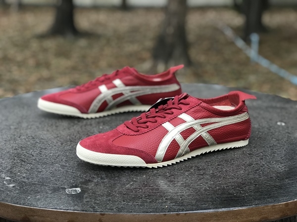 รองเท้าโอนิ Nippon Made รุ่น Mexico 66 Red / Gold แดงคาดทอง