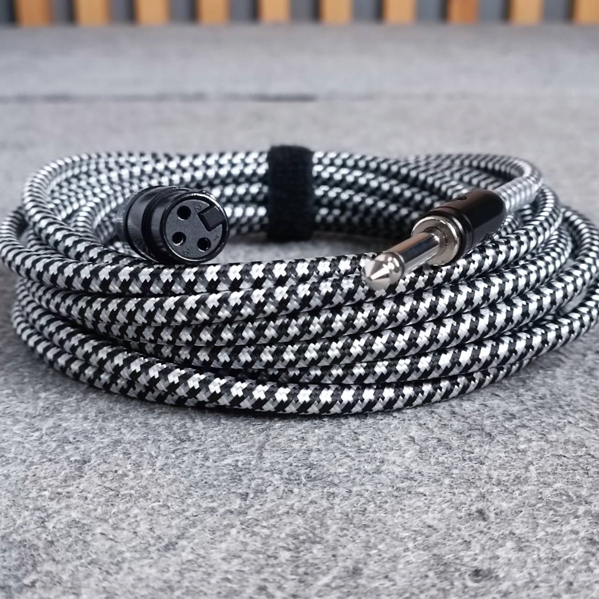 6เมตร KIRLIN XLRเมีย-phone MW-472B สายไมค์หัวสีดำ สายปลั๊กXLRเมีย-Phone สายไมค์XLRเมีย-Phone ปลั๊กCANNONเมีย-ปลั๊กไมค์MONOผู้ เอไอ-ไพศาล