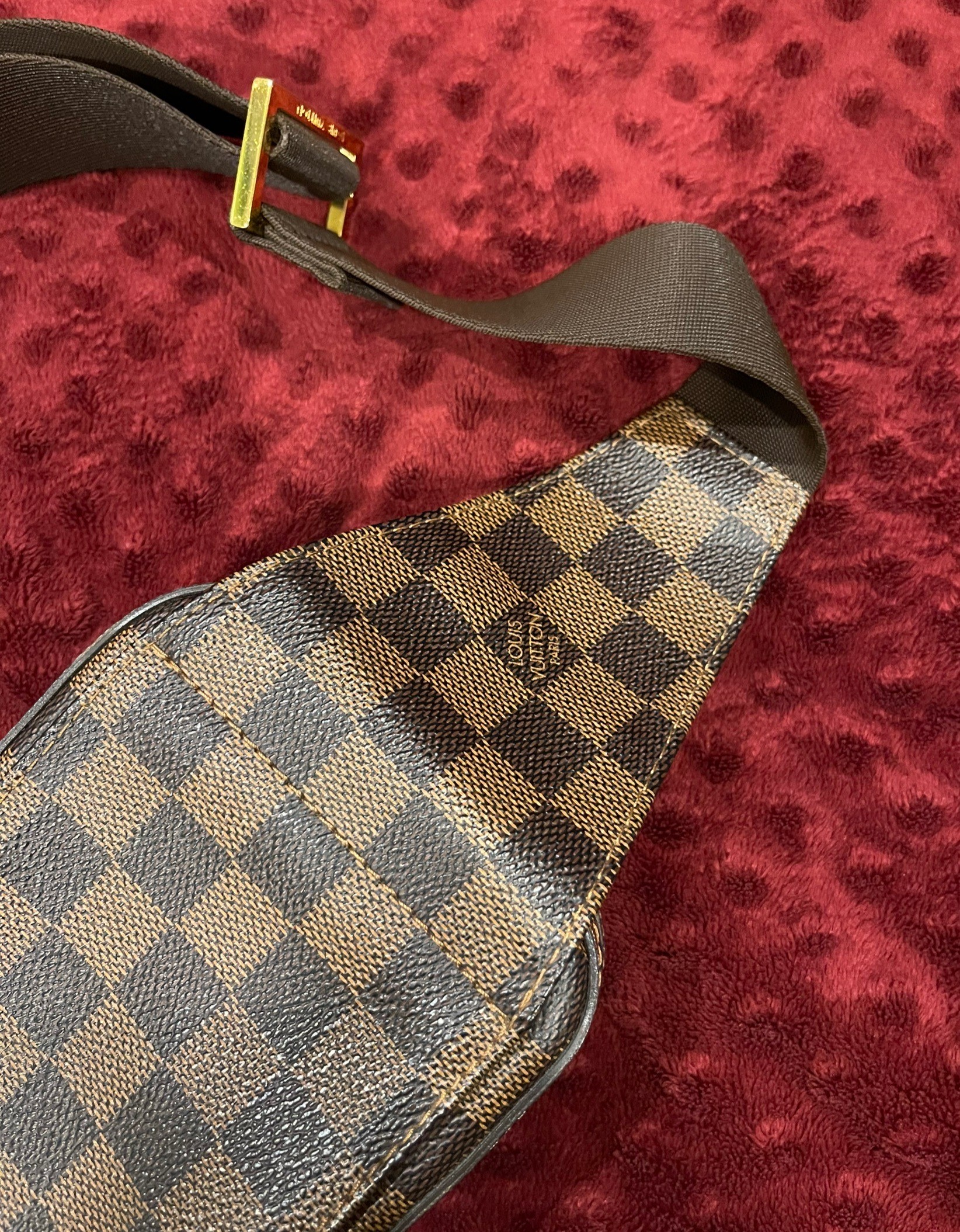 Louis Vuitton Damier Geronimos กระเป๋า คาด-อก รุ่นล่าสุด สภาพ 95% เหมือนใหม่